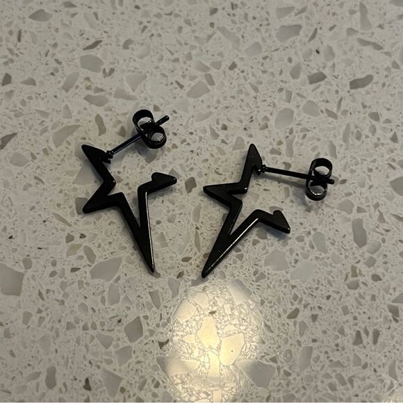 Star Design Hoop Earrings from Stainless Steel - Picture 4 of 10